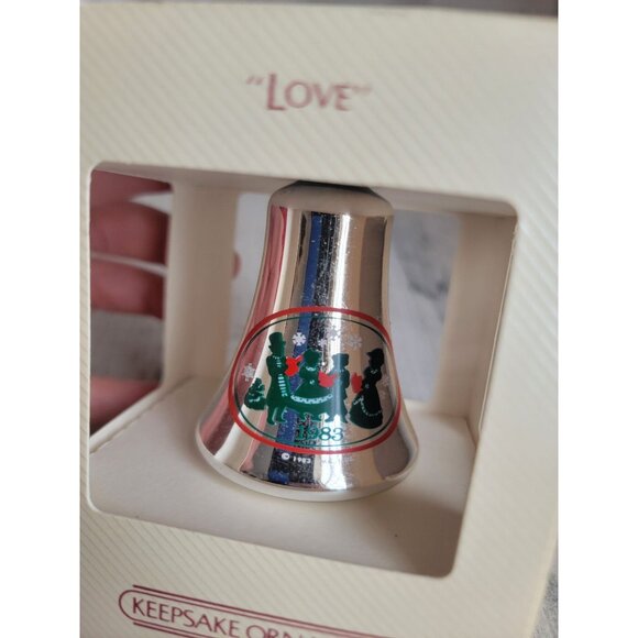 Hallmark love glass 1983 Bell ornament Xmas vintage - Picture 4 of 5